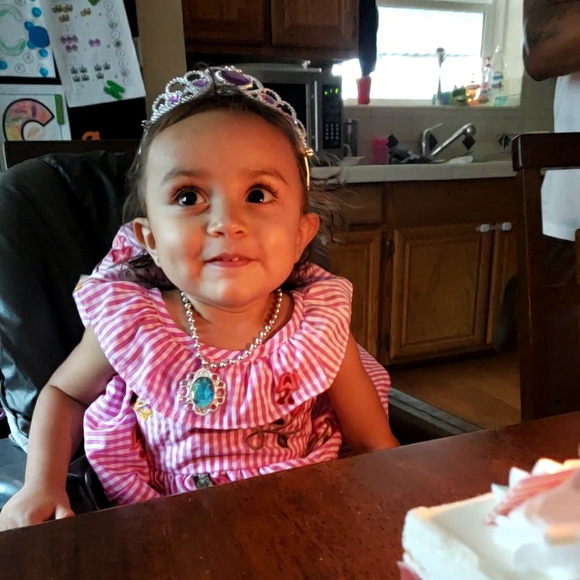 Meet your Posher, Christin - Picture 4 of 5